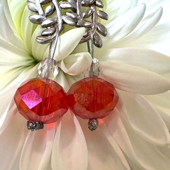 Silver tone leaf red crystal drop earrings - Picture 11 of 11